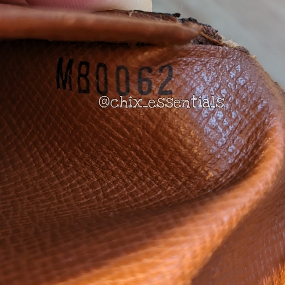 Authentic Louis Vuitton Alexandra Monogram Wallet - Picture 10 of 14